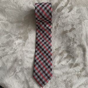 JF Ferrari tie 66% Polyester 18% Silk 16% Rayon